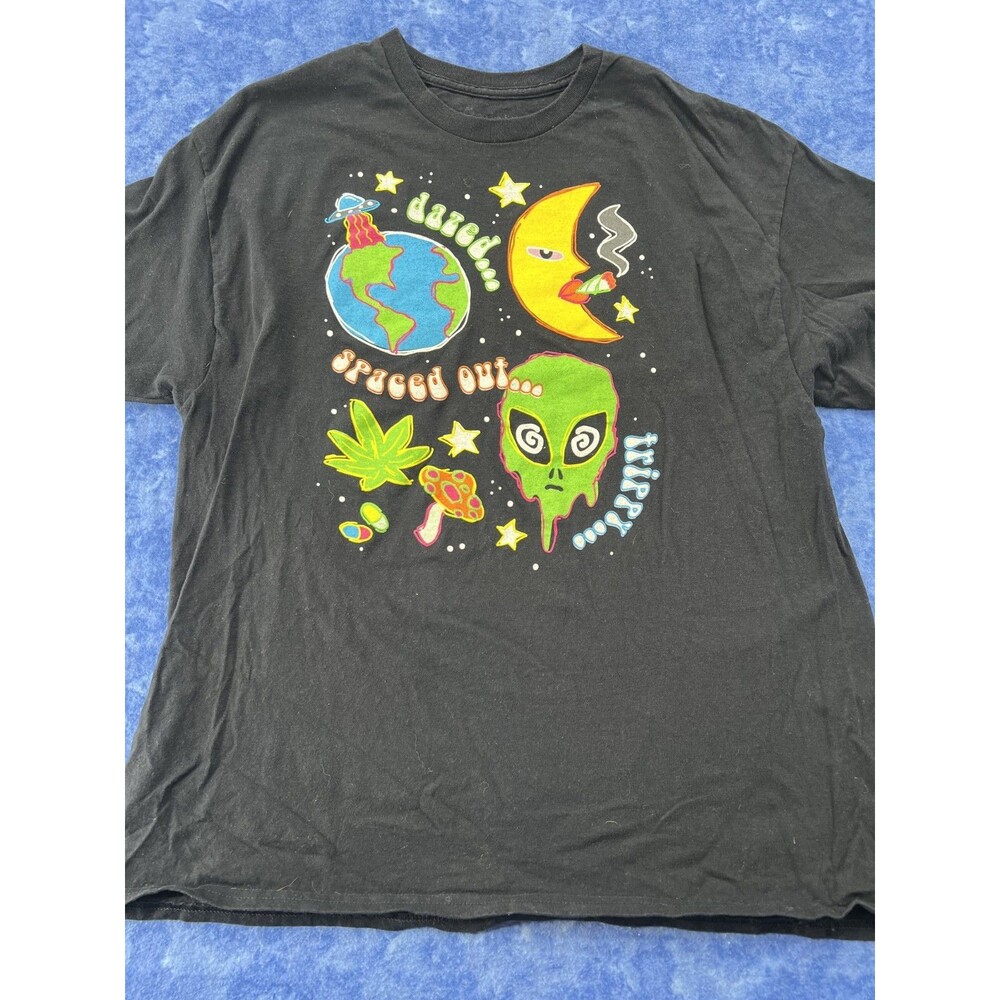 Spencer's Black "Spaced Out" Black T-Shirt Men's Size XL With Alien/Smoking Moon